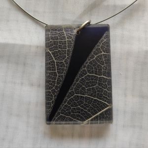 Magnetic Blue Leaves Resin Necklace